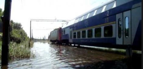 Circulația feroviară pe ruta București-Brașov, afectată de VIITURI! CFR face intervenții de urgență!