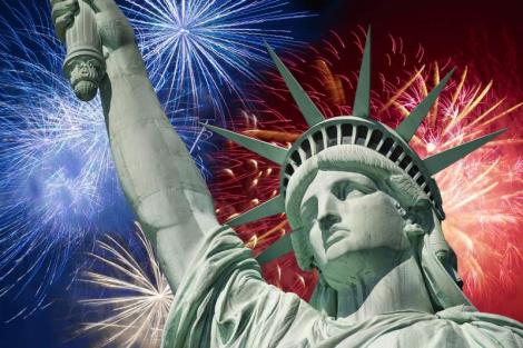 SUA, ZIUA NAŢIONALĂ: zeci de burgeri mâncaţi în 10 minute, artificii, drone şi spectacole incredibile în toate statele (VIDEO). 25% dintre americani nu au habar ce sărbătoresc pe 4 iulie!