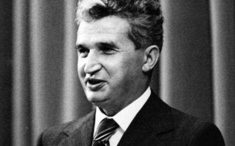 Un joc de şah care i-a aparţinut lui Ceauşescu, scos la licitaţie. Din ce este făcut și la cât a fost evaluat - FOTO