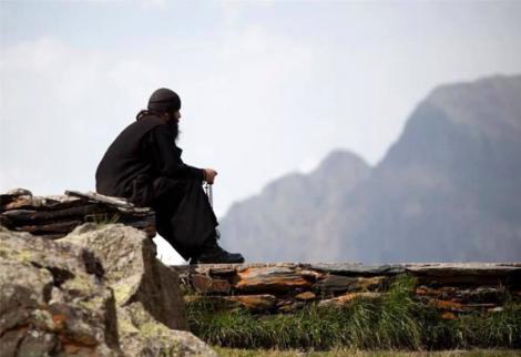 APOCALIPSA, anunţată de călugării de pe Muntele Athos? "Începe mânia lui Dumnezeu"