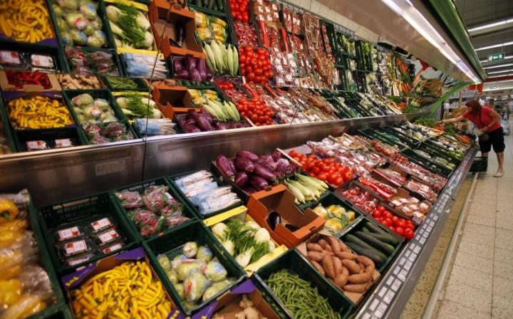 Nu e o glumă! Locul din lume &icirc;n care există un supermarket care comercializează doar MARFĂ EXPIRATĂ! Cum plătesc oamenii pentru produsele cu termen de valabilitate depășit