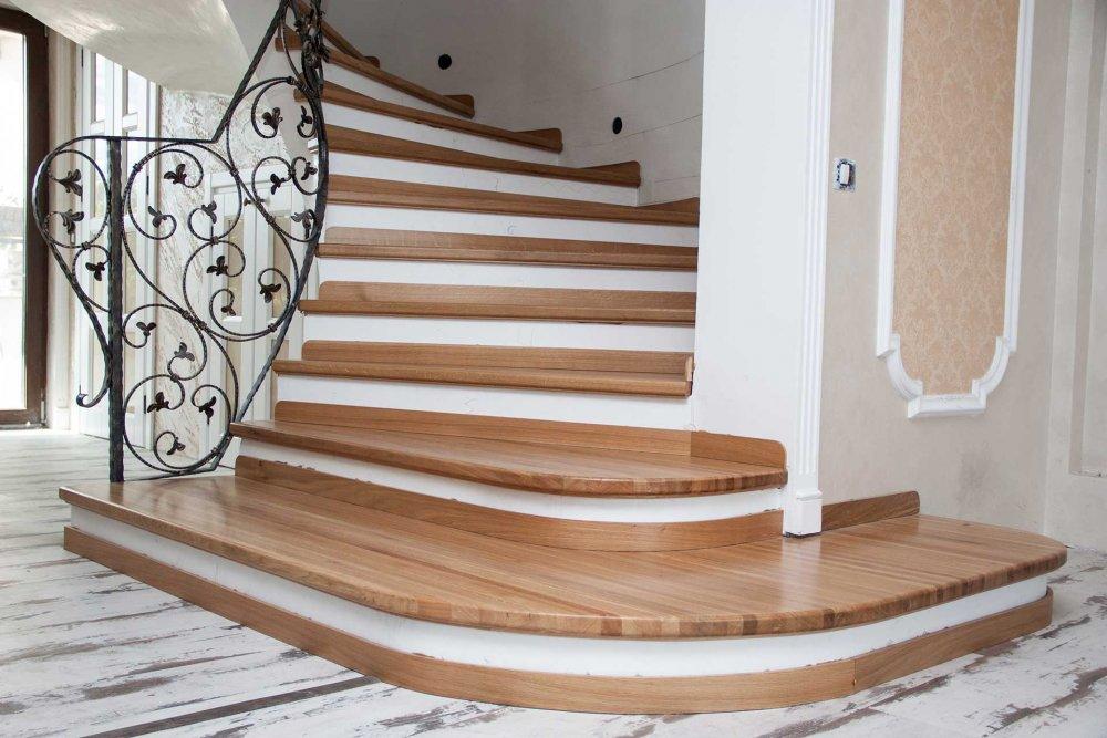 Scările interioare, element de design ales cu grijă pentru conceptul casei