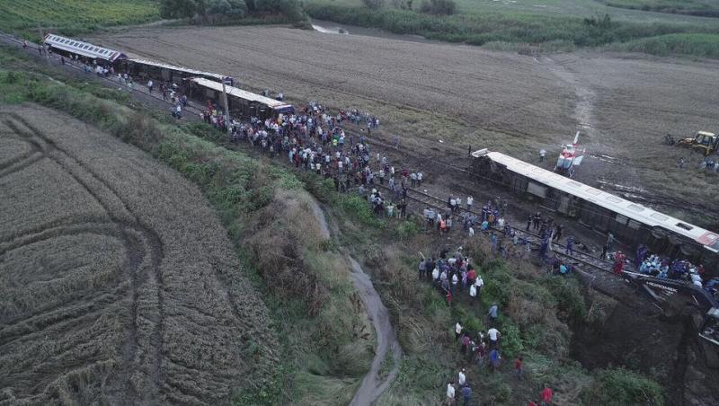 TRAGEDIE CUTREMURĂTOARE! Tren deraiat în Turcia: 24 de morți. Vă amintiți de cea mai mare catastrofă din istoria CFR, accidentul de la Ciurea? UPDATE