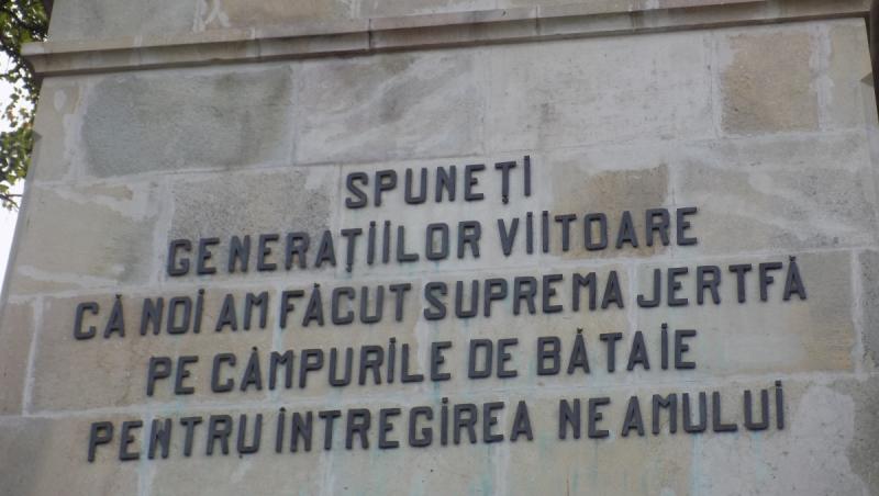 Povestea statuii Geniului. Un Leu de 6.000 de kilograme. Ceaușescu i-a șters inscripția, Păunescu i-a pus-o la loc!