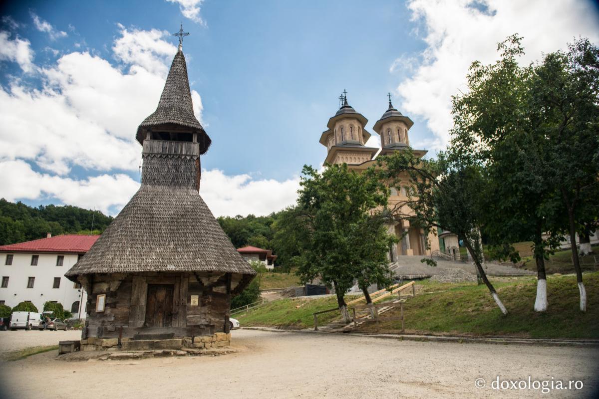 Sf&acirc;nta Maria Mare 15 august 2018. Hram si pelerinaj la Mănăstirea Nicula