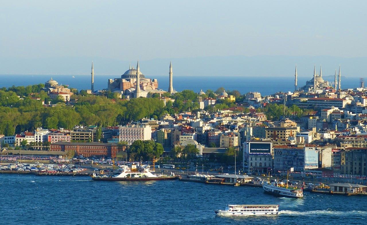 Ca un sultan modern, în vacanța de Revelion în Istanbul