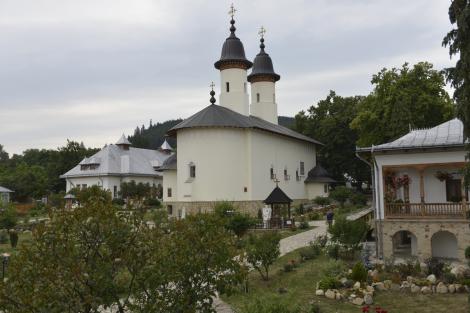 Sfânta Maria Mare 15 august 2018. Hram și pelerinaj la Mănăstirea Văratec