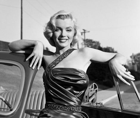 Blestemul tinerelor blonde de la Hollywood. Marilyn Monroe se sinucide cu somnifere, Jean Harlow moare de la o insuficiență renală, Carole Lombard se prăbușește cu avionul: "Trebuie să ajung acasă, să-mi salvez căsnicia!