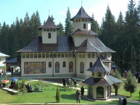Sfânta Maria Mare 15 august 2018. Hram și pelerinaj la Mănăstirea Rarău