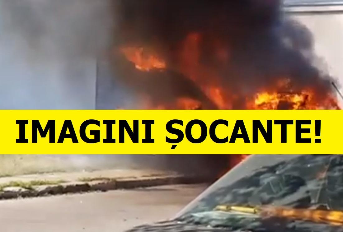 PANICĂ pe o stradă din Timişoara! O maşină a luat FOC din mers (VIDEO)