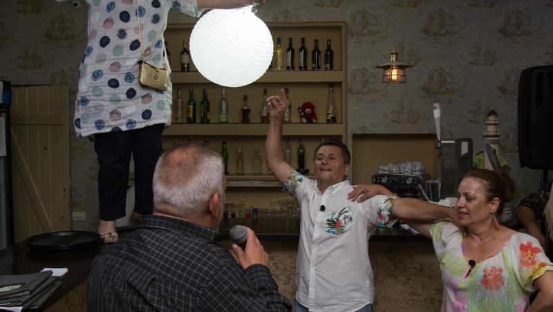 Liviu Vârciu și Andrei Ștefănescu dau o petrecere dominicană la ”Poftiți la Nea Mărin”