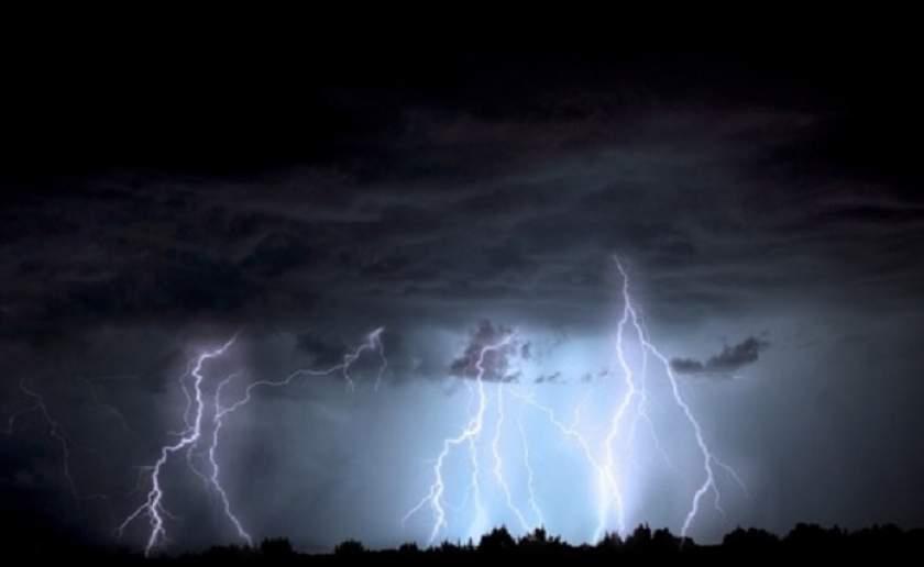 Vreme nefavorabilă cu ploi, grindină şi vijelii. A fost emisă o avertizare pentru rom&acirc;nii care pleacă &icirc;n concediu &icirc;n Grecia