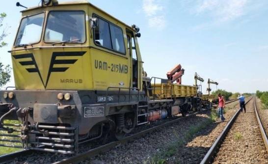 PANICĂ pe o cale ferată! Doi angajați CFR au fost răniți. Vina pe care o poartă mecanicul