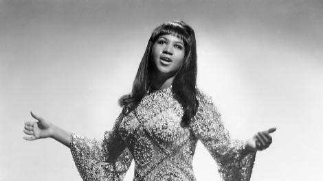 Aretha Franklin, „reginei muzicii soul”. Top 10 melodii ale acesteia