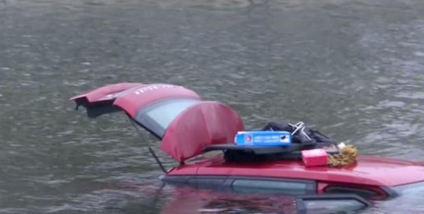 UPDATE: ULTIMĂ ORĂ! Unul dintre bărbaţii scoşi inconştienţi din r&acirc;ul D&acirc;mboviţa a murit