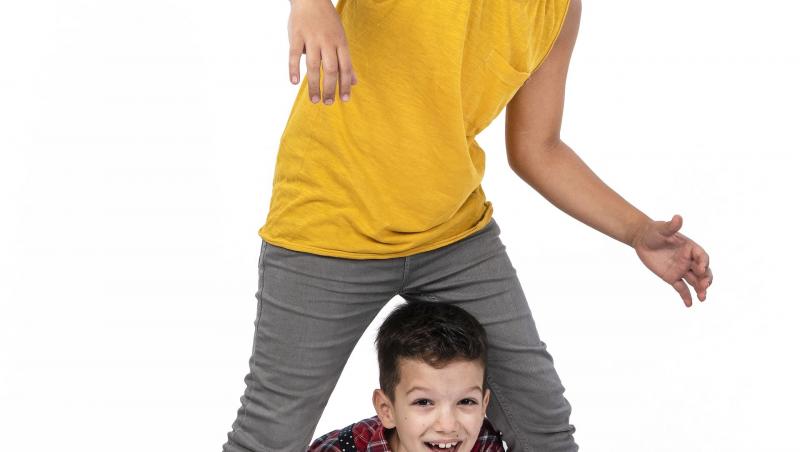 Doi frați geniali, Victor și Călin Popescu, în distribuția noului sezon ”Fructul Oprit”