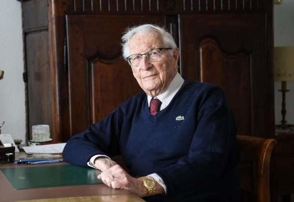 DOLIU &icirc;n &icirc;ntreaga lume! A murit inventatorul ceasurilor cu cuarţ de m&acirc;nă