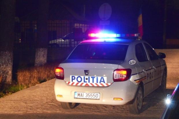 VIDEO. Scandal &icirc;n plină stradă! Poliţişti locali, bruscaţi de un şofer care parcase neregulamentar