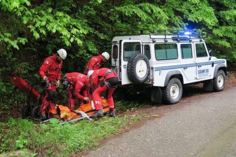 PANICĂ în Gorj! Salvamontiștii încearcă să salveze două persoane rănite într-un accident de motocicletă produs pe Transalpina