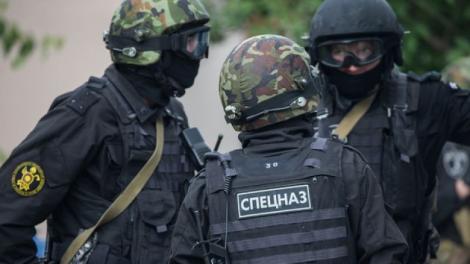 ATAC ARMAT! Un bărbat a deschis focul asupra POLIȚIȘTILOR în centrul orașului Moscova