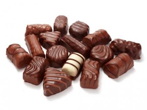 Pericolul din bomboanele de ciocolată. Câte E-uri conţin, de fapt, pralinele şi care sunt cele mai nocive. Mai cumperi?