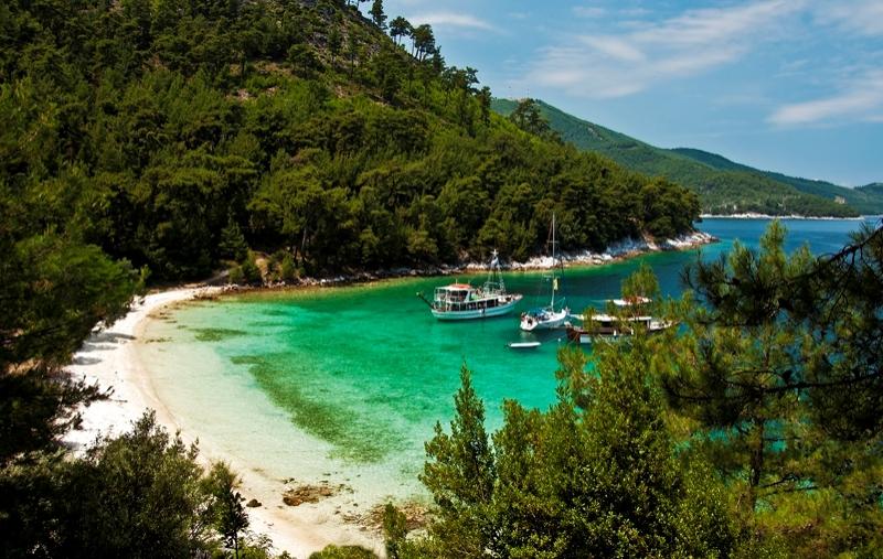 Thassos, insula cu peisaje de smarald