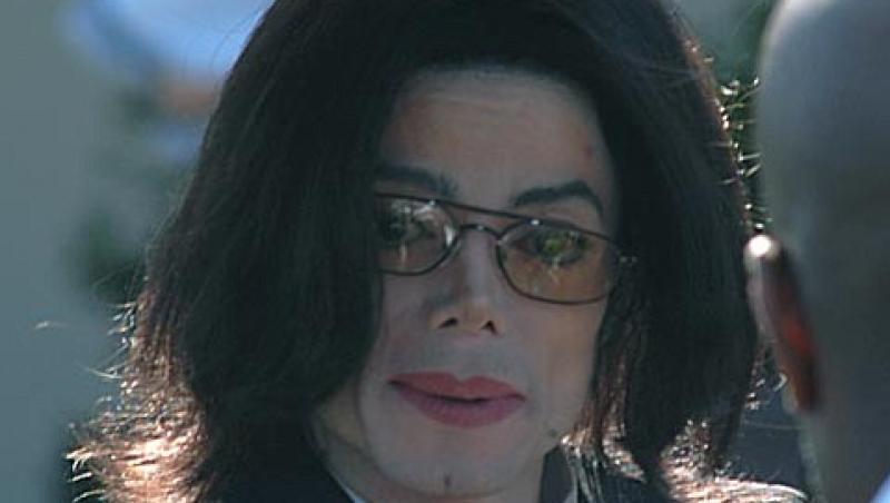 “The Man In The Mirror” ar fi împlinit 60 de ani! Michael Jackson - o viaţă excentrică, o obsesie pentru secrete, un REGE şi o moarte subită: “Nu şi-a dorit niciodată să se afle cum stă treaba cu MOON WALK-ul”