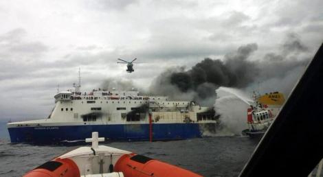 Un feribot din Grecia s-a întors în siguranță la mal după ce un incendiu izbucnise la bord!