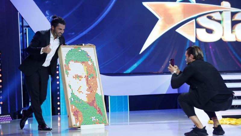 Pepe primește un portret de-al său realizat din 200 de cuburi,  în marea finală “Next Star”