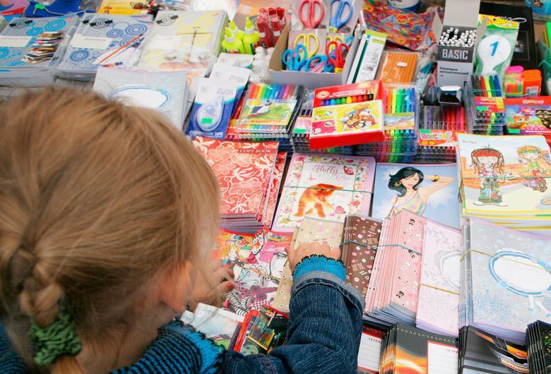 &Icirc;nceputul anului școlar, pagubă &icirc;n buzunarele rom&acirc;nilor. C&acirc;t cheltuie o familie, &icirc;n medie, pentru rechizitele celor mici