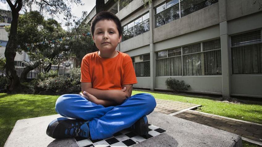 &bdquo;Dacă &icirc;mi &icirc;nchid porţile, o să intru pe fereastră. Vreau doar să &icirc;nvăț&rdquo;! La doar 12 ani a intrat la facultate și studiază fizica biomedicală