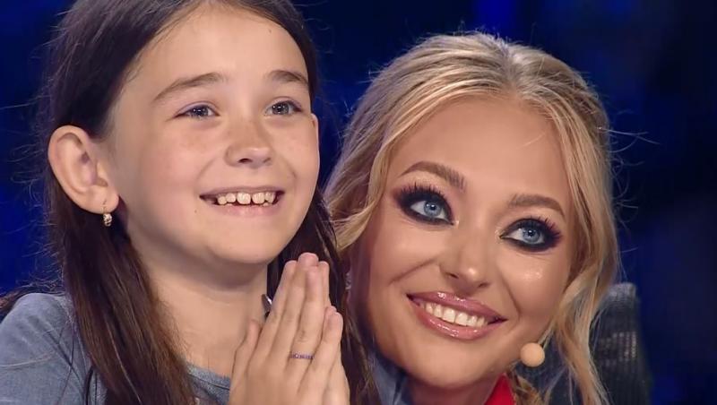 Delia, emoționată de o fetiță în culisele X Factor: ”Nu-mi place să provoc lacrimi copiilor, vreau să zâmbească atunci când mă văd”