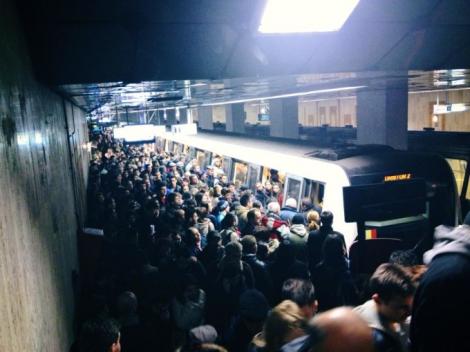 ULTIMĂ ORĂ! Intervenție de urgență a medicilor la metrou! Ce s-a &icirc;nt&acirc;mplat!