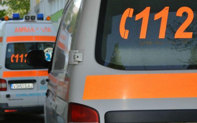Accident GRAV &icirc;n capitală! Trei persoane au ajuns la spital după ce au fost lovite pe trecerea de pietoni. Traficul este restricționat &icirc;n zonă