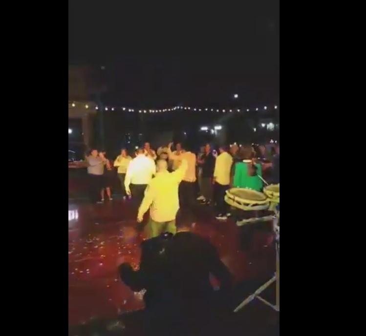 VIDEO VIRAL! Imaginile cu un senator PSD care jigneşte diaspora pe ritmuri de manele, strigătoare la cer: "Penalii Rom&acirc;niei sfidează cetăţenii prin opulenţă şi ne transmit că ei sunt statul"