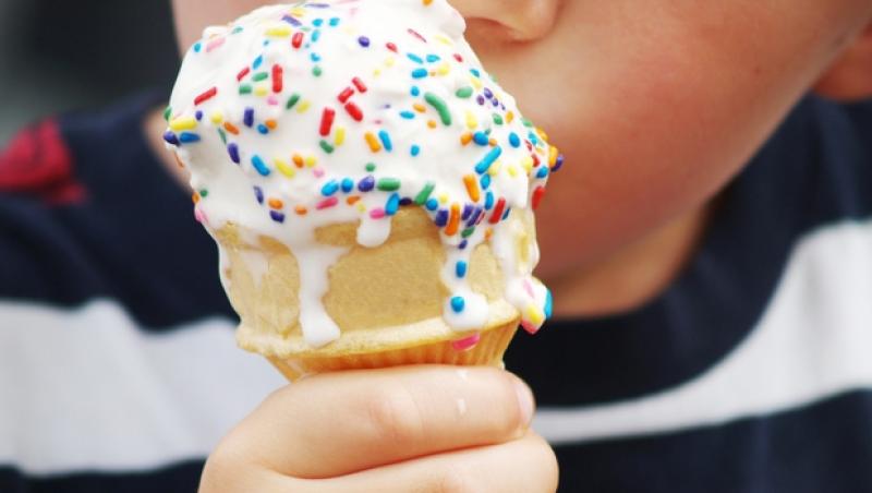 Înghețata:plăcere pe moment, probleme pe termen lung! Care sunt pericolele din spatele îndrăgitului desert