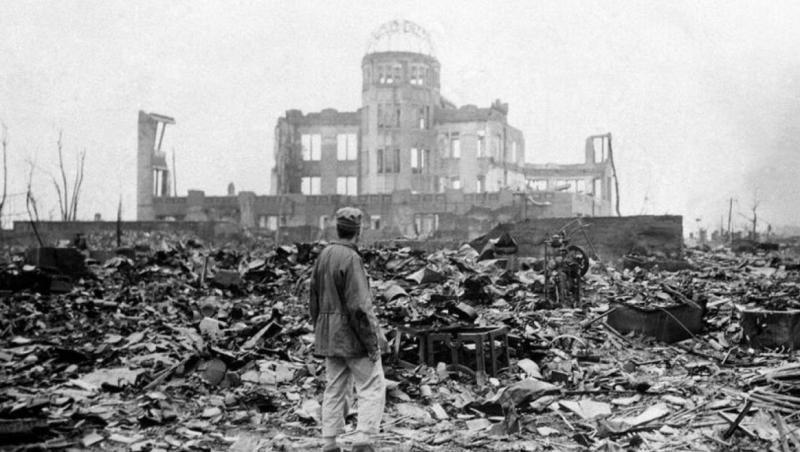HIROSHIMA, 6 AUGUST 1945. Sute de mii de persoane au murit de mâna lui “Little Boy”, prima bombă nucleară. Medic supravieţuitor: “O sete copleşitoare m-a cuprins, hainele îmi fuseseră smulse de pe mine, sângeram”