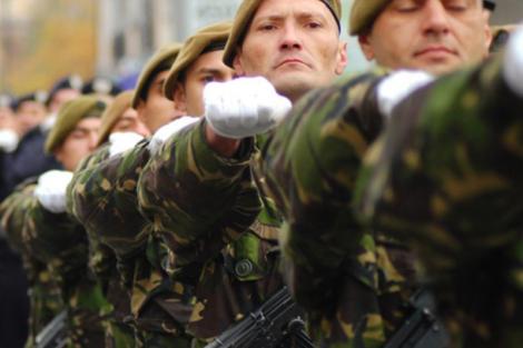 Armată obligatorie în România! Reintroducerea stagiului militar. Poziția UE