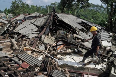 DEZASTRU în Indonezia, după cutremurul de duminică. 70.000 de oameni au rămas fără adăpost