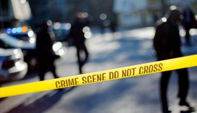 CLIPE DE GROAZĂ: &ldquo;Aveți grijă, are un cuțit!&rdquo; Șapte persoane, &icirc;njunghiate &icirc;ntr-o suburbie de către o persoană &icirc;narmată cu un cuțit și o rangă