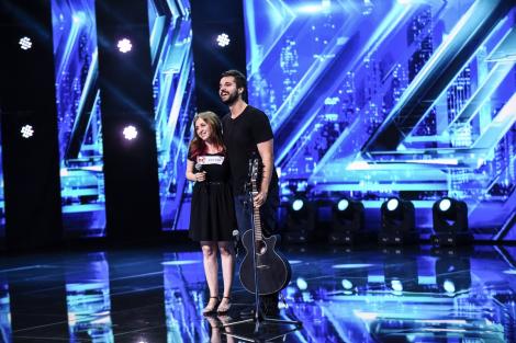 Marți, de la 20:00, la Antena 1, Un susținător ajunge din culisele X Factor direct pe scenă