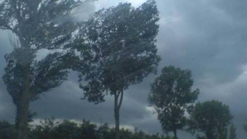 Vești proaste de la meteorologi! CODUL GALBEN de V&Acirc;NT PUTERNIC a fost prelungit! Iată care sunt județele vizate