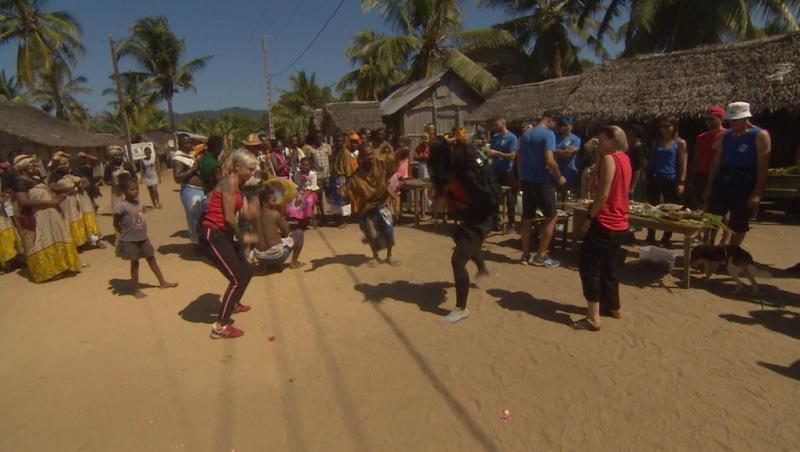 Dansurile din Madagascar i-au pus în dificultate pe concurenții din ”Ultimul Trib”