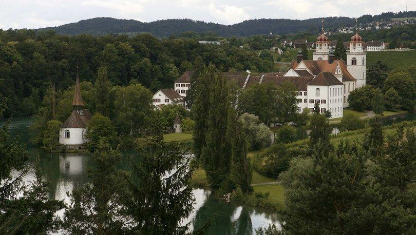 Nu, nu e glumă! Satul &icirc;n care fiecare locuitor primește peste 10.000 de lei, fără să facă nimic!