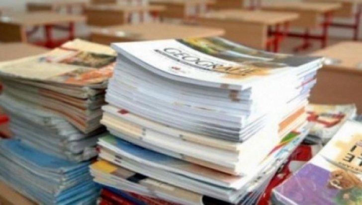 E dezastru. Cea mai mare gafă a a manualelor acum a apărut: &bdquo;Nu știm c&acirc;nd le vom primi!&rdquo;