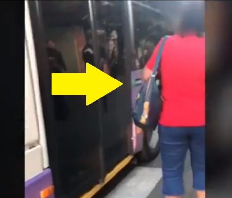 O mamă din Timişoara a devenit vedetă! Ce a făcut femeia ca să își vadă fiul urcat în autobuz (VIDEO)