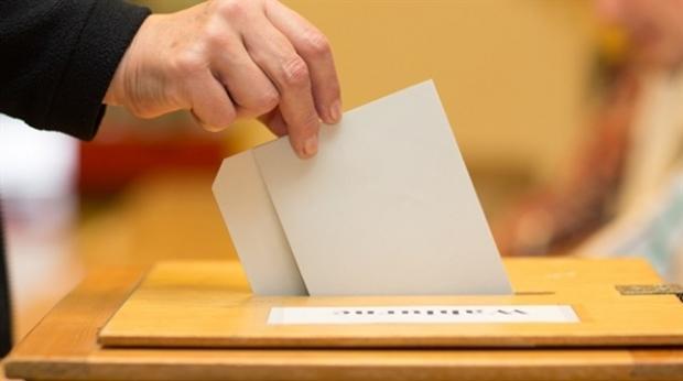 Atenție, rom&acirc;ni! Ce se &icirc;nt&acirc;mplă cu referendumul pentru redefinirea familiei &icirc;n Constituție