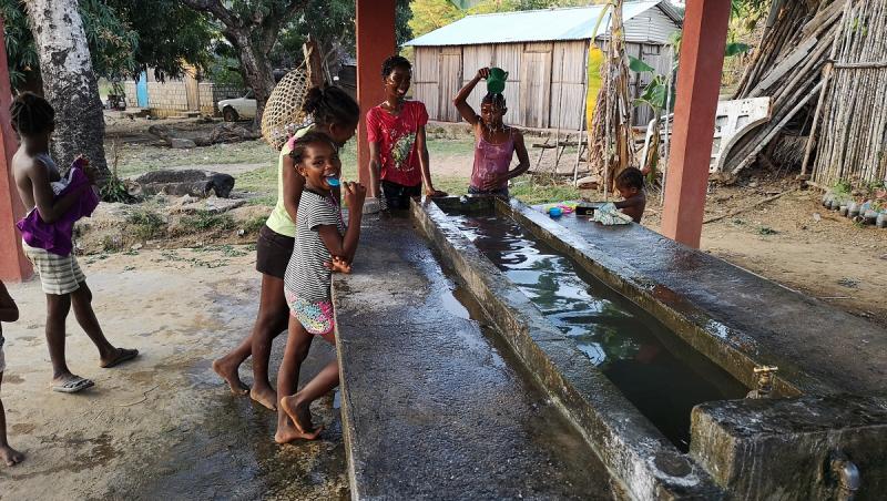 Vedetele din ”Ultimul Trib”, șocate de condițiile din satul tradițional din Madagascar: ”Asta e baie?!”