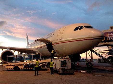 UPDATE! ALERTĂ pe aeroporul Otopeni! Un avion cu 290 de călători a fost izolat de urgență! Ce s-a întâmplat