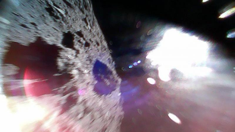 WOW! O premieră pentru astronomie, surprinsă în imagini fabuloase direct de pe un asteroid- GALERIE FOTO